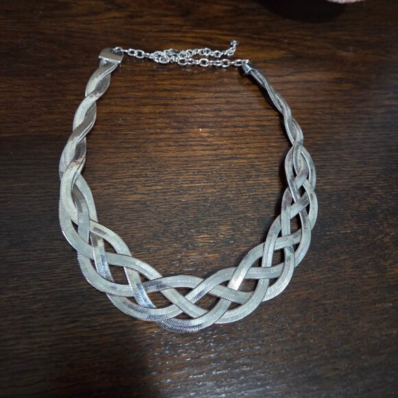 VTG 80s Braided Herringbone Liquid Silver Tone Choker Necklace - Picture 2 of 8